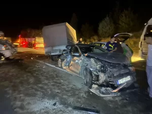 OSMANİYE (AA) – Osmaniye'de tırın yol çalışması nedeniyle bekleyen 4