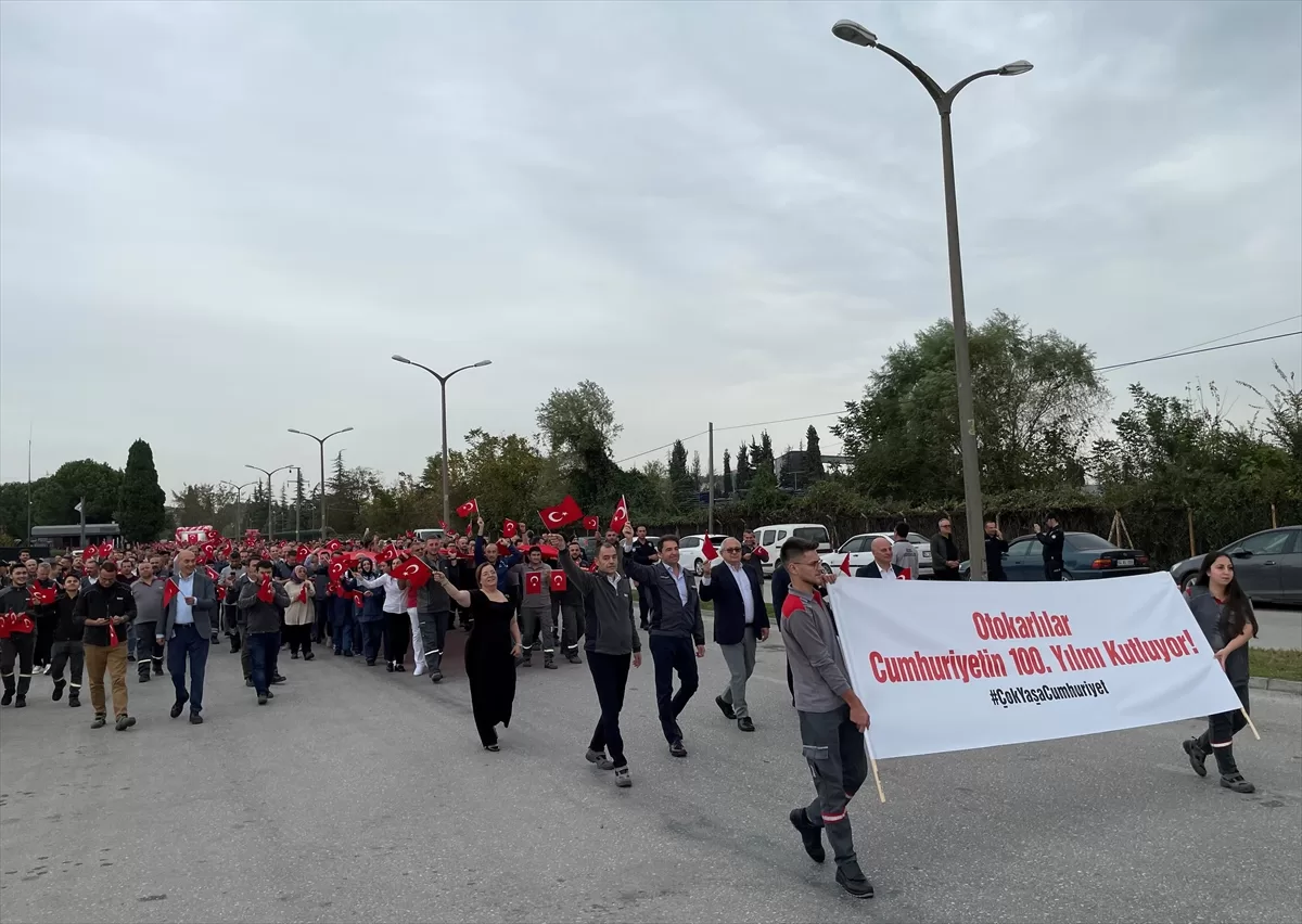 Otokar çalışanlarından “Cumhuriyet'in 100. yılı” yürüyüşü