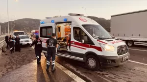 - Kaza nedeniyle otoyolun İstanbul istikametinde ulaşım bir süre aksadı