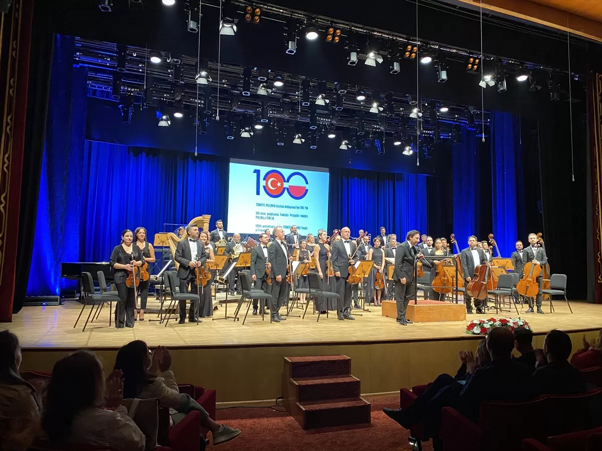 Polonya-Türkiye Dostluk Antlaşması’nın 100. yıl dönümü dolayısıyla İstanbul’da konser düzenlendi