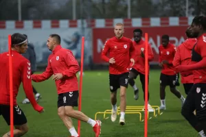 SAMSUN (AA) – Trendyol Süper Lig ekiplerinden Yılport Samsunspor'un antrenörü