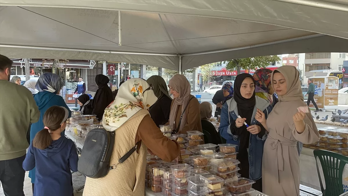 Sancaktepe'de kadınlar Gazze'ye destek için kermes düzenledi