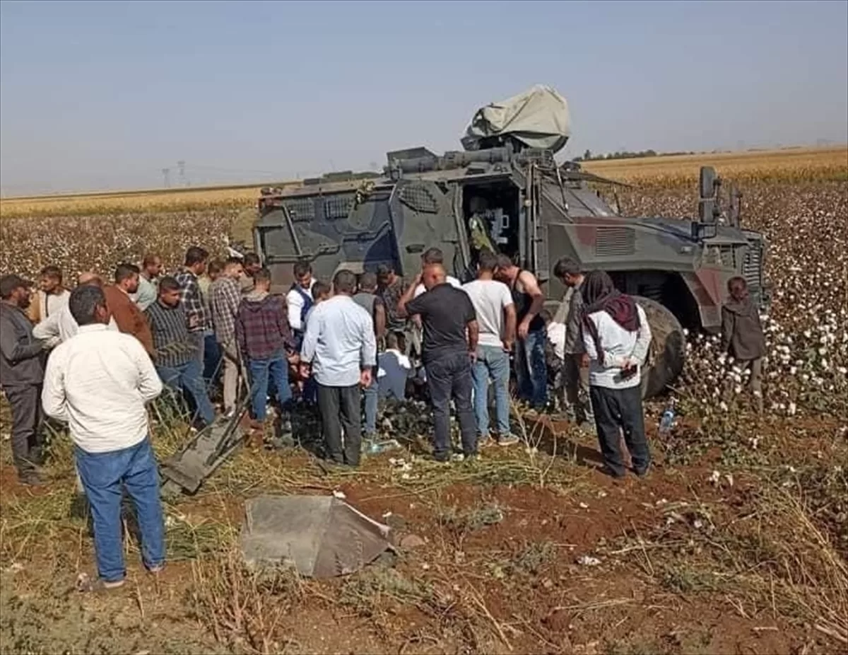 Şanlıurfa'da askeri aracın devrilmesi sonucu 3 asker yaralandı