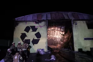 İSTANBUL (AA) – Silivri'de, bir geri dönüşüm tesisinde çıkan yangın,