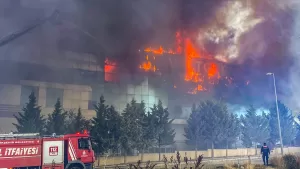 İSTANBUL (AA) – Silivri'de bir fabrikada çıkan yangına itfaiye ekiplerince