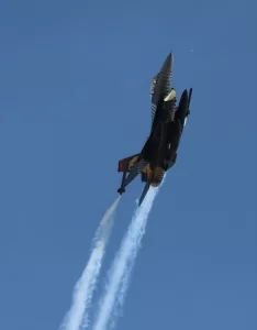 SİVAS (AA) – Türk Hava Kuvvetlerinin akrobasi timi SOLOTÜRK, Cumhuriyet'in