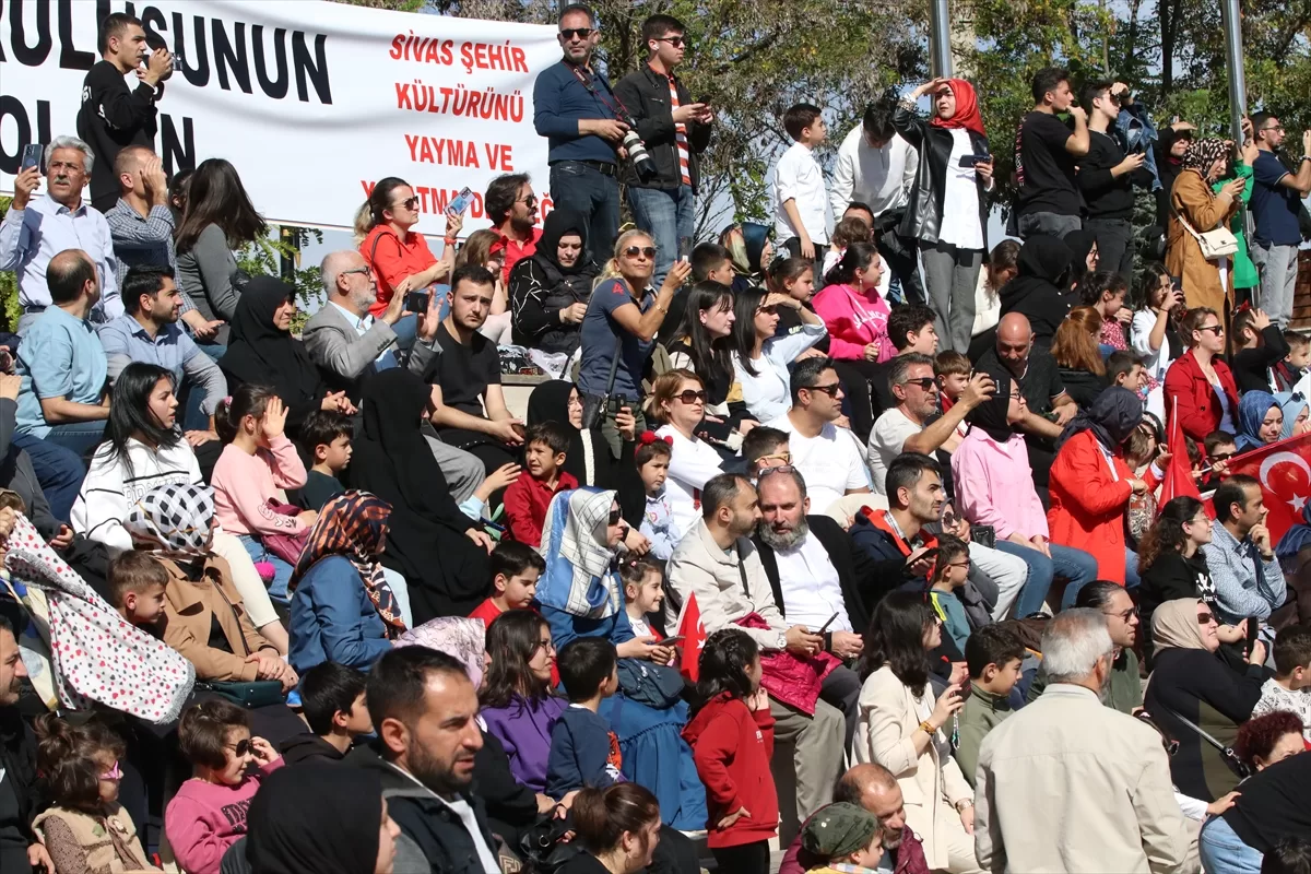 SOLOTÜRK Sivas'ta gösteri uçuşu yaptı