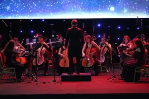 - (İsrail'in Gazze'ye saldırıları) Böyle bir ortamda Türkiye, dinamik, çok