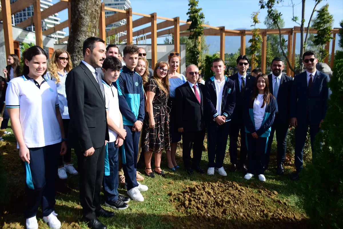 Türkiye Maarif Vakfı, Arnavutluk'ta ağaç dikimi etkinliğine katıldı