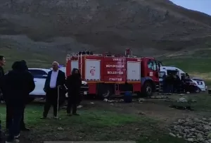 VAN (AA) – Van'ın Çatak ilçesinde kayalık alanda devrilen iş