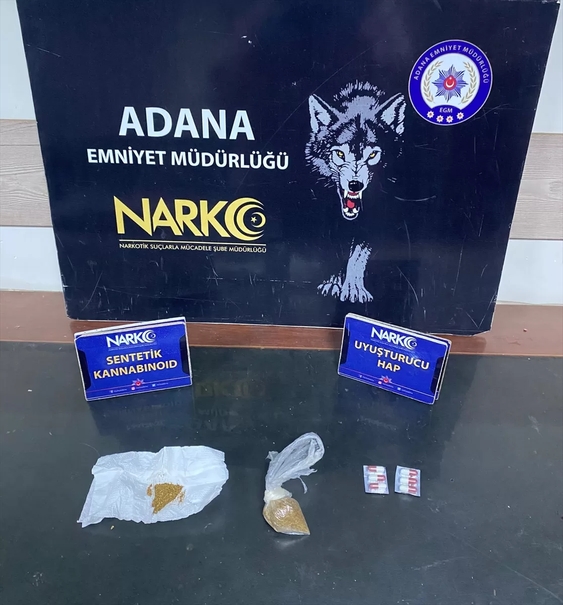 Adana'da uyuşturucu operasyonunda yakalanan 3 şüpheli tutuklandı