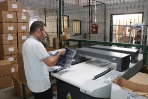 ADIYAMAN (AA) – Adıyaman'da faaliyet gösteren tekstil fabrikası, bir yandan