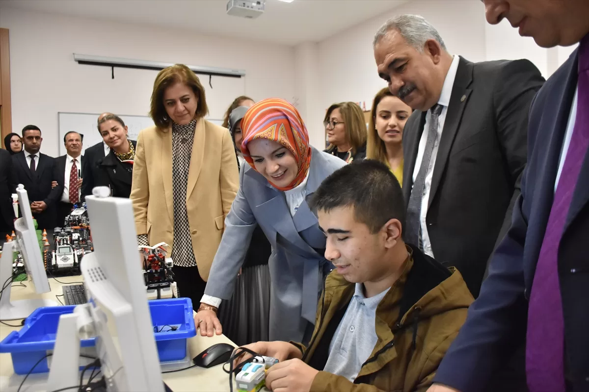 Aile ve Sosyal Hizmetler Bakanı Göktaş, Gaziantep'te ziyaretlerde bulundu