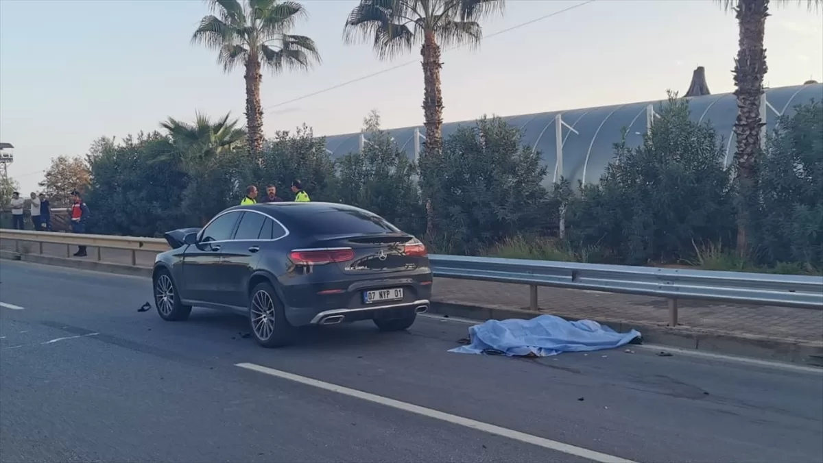 Alanya'da otomobil ile motosikletin çarpışması sonucu 1 kişi öldü