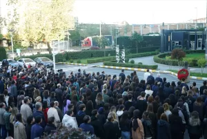 - Altınbaş Üniversitesi akademisyen ve öğrencileri, Mahmutbey, Bakırköy ve Gayrettepe