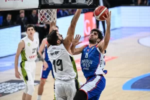 - Anadolu Efes: 99 - Manisa Büyükşehir Belediyespor: 79