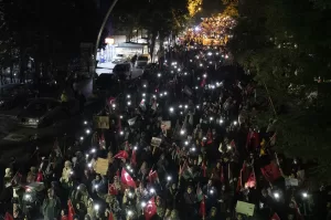 ANKARA (AA) – Başkentte bazı sivil toplum kuruluşu üyesi kadınlar,