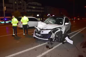 ANTALYA (AA) – Antalya'nın Muratpaşa ilçesinde otomobilin çarptığı yaya hayatını
