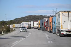 - Hamzabeyli ve Kapıkule sınır kapılarında, dorselerdeki karbondioksiti ölçen cihazın