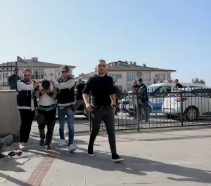 BURDUR (AA) – Burdur'da bir kişiyi öldürdüğü, eşini de yaraladığı