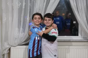 BURSA (AA) – Bursaspor'un yönetici, teknik heyet ve futbolcuları, üzerinde