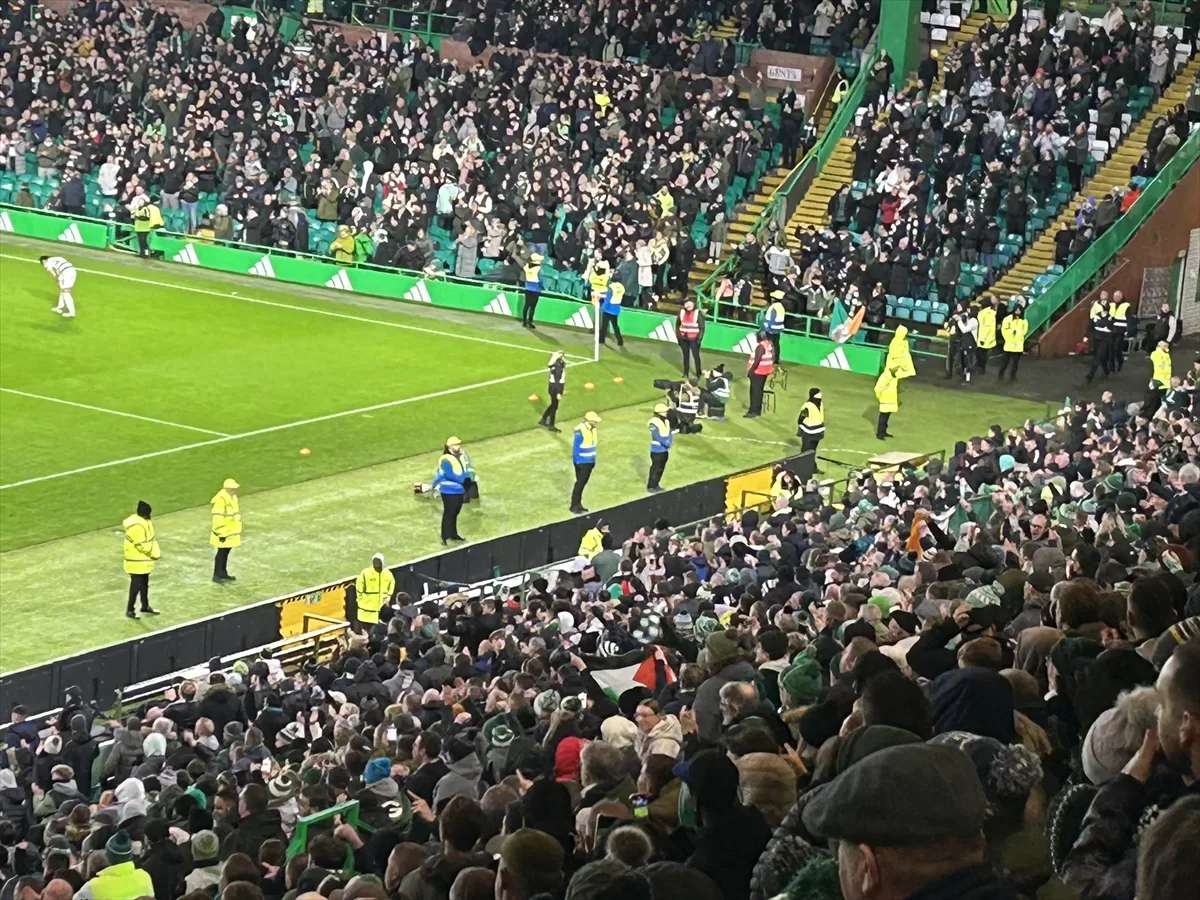 Celtic maçında Filistin'e destek veren taraftar grubu tribüne alınmadı