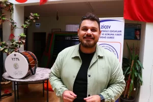 - Daha önce paraşütle havada, deniz altında ve kayak yaparken