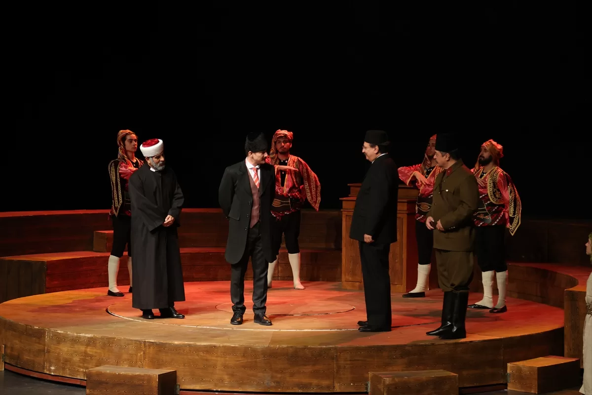 “Cumhuriyet'e Doğru” oyunu Samsun'da sahnelendi
