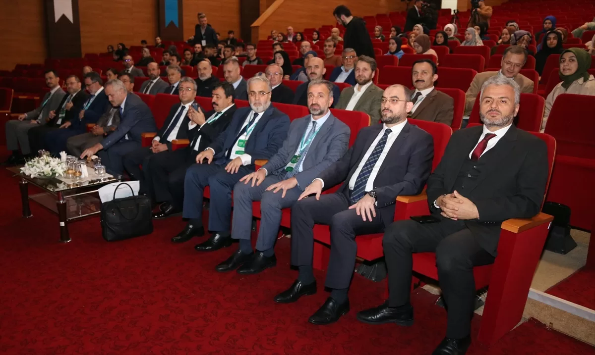 Diyanet İşleri Başkan Yardımcısı İşleyen, Rize'de “aile” sempozyumunda konuştu: