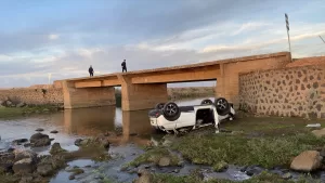 DİYARBAKIR (AA) – Diyarbakır'da otomobilin dere yatağına devrilmesi sonucu sürücü