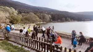 BOLU (AA) – Günübirlik tatilciler, doğal güzellikleriyle ünlü Gölcük Tabiat