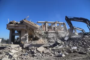 HATAY (AA) – Kahramanmaraş merkezli depremlerden etkilenen Hatay'da, ağır hasarlı