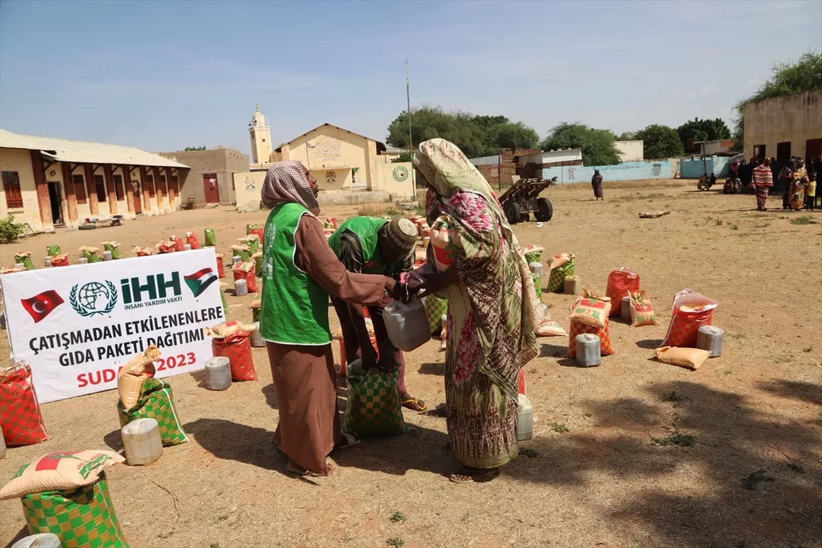 İHH'dan Sudanlı savaş mağdurlarına gıda desteği