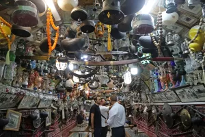 - En eski antikanın 400 yıllık olduğu çayevini aynı ailenin