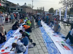 İSTANBUL (AA) – Yetim Vakfı öncülüğünde "Filistinli çocuklar için çiz"