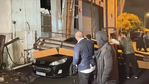 İSTANBUL (AA) – İstanbul'da etkili olan sağanak nedeniyle tarihi Kapalıçarşı'yı