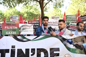 İZMİR (AA) – İzmir Katip Çelebi Üniversitesi (İKÇÜ) öğrencileri kampüste