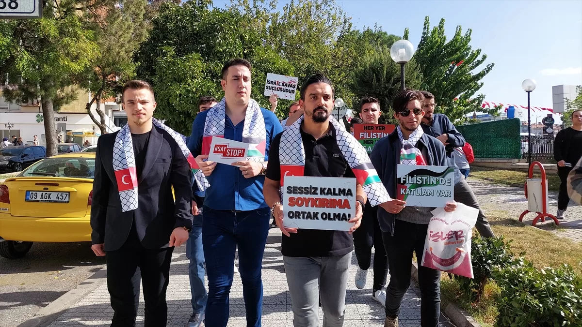 İzmir ve çevre illerde Filistin'e destek yürüyüşleri düzenlendi