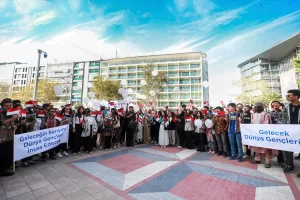 İZMİR (AA) – Dokuz Eylül Üniversitesinde (DEÜ) öğrenim gören yabancı