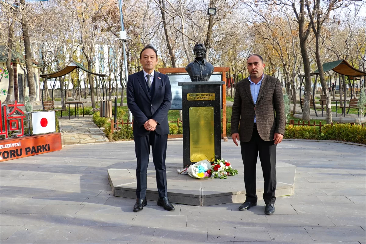 VAN (AA) – Japonya'nın Ankara Büyükelçisi Takahiko Katsumata, Van'da 9