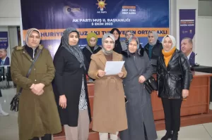 - AK Parti Van, Muş, Bitlis ve Hakkari Kadın Kolları