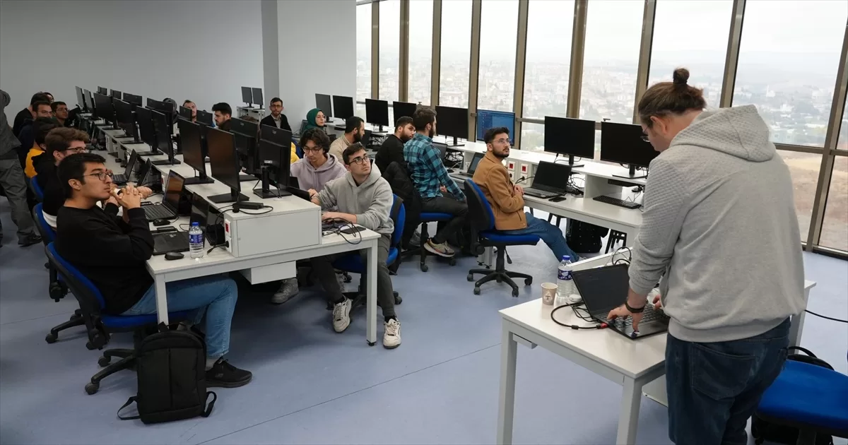 Karabük'te “Siber Vatan” projesiyle nitelikli siber güvenlik uzmanları yetiştiriliyor