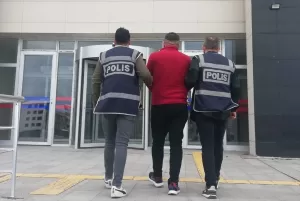 KARS (AA) – Kars'ta düzensiz göçmen kaçakçılığı suçundan kesinleşmiş hapis