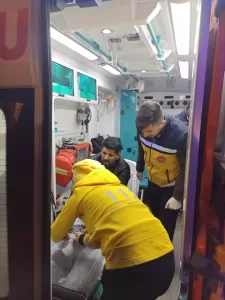 KARS (AA) – Kars'ta kar nedeniyle yolu kapanan köyde ayağı