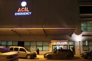 KASTAMONU (AA) – Kastamonu'da çöp konteynerinin yanında çöp poşetinin içinde