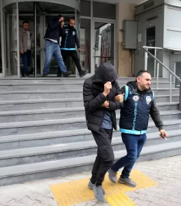 KAYSERİ (AA) – Kayseri'de bağ evlerinden hırsızlık yaptıkları iddiasıyla 4