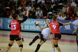 - Konyaaltı Belediyespor: 29 - KH-7 BM Granollers: 27