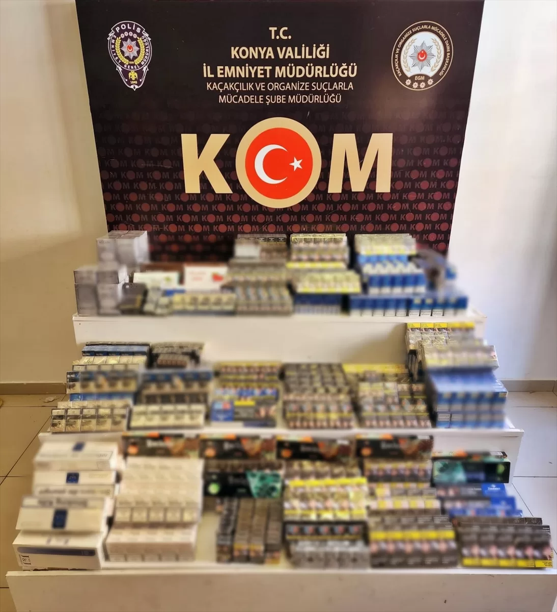 Konya'da bir tırda 4 milyon sahte bandrollü makaron ele geçirildi