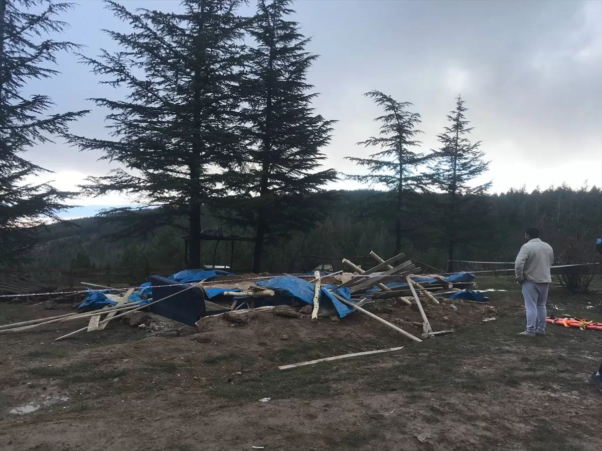 Konya'da yıkılan barakadaki 1 kişi öldü, 3 kişi yaralandı