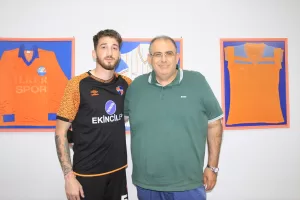 HATAY (AA) – Osmaniye'de maç sırasında dili boğazına kaçan kaleci,